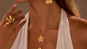 European And American Dignified Flowers Necklace Titanium Steel Earrings Open Ring