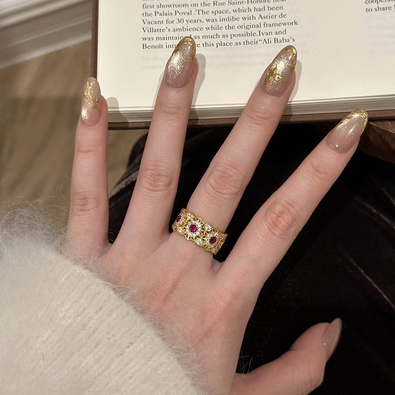 French Retro Rose Window Ring For Women - Image 3