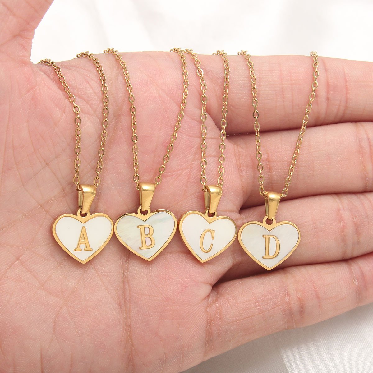 26 Letter Heart-shaped Necklace White Shell Love Clavicle Chain Fashion Personalized Necklace For Women Jewelry Valentine's Day - Image 2