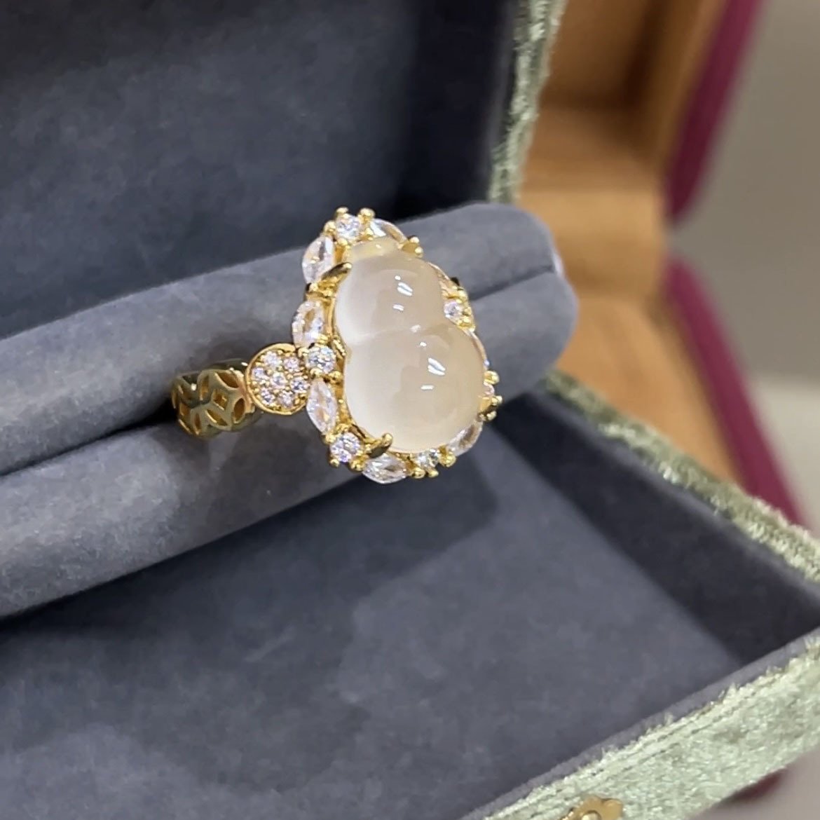 French Style Retro Affordable Luxury Money Water-foam Jade Gourd Ring - Image 3