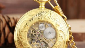 Flip Necklace Gold Double-sided Carved Shield Manual Manipulator Pocket Watch