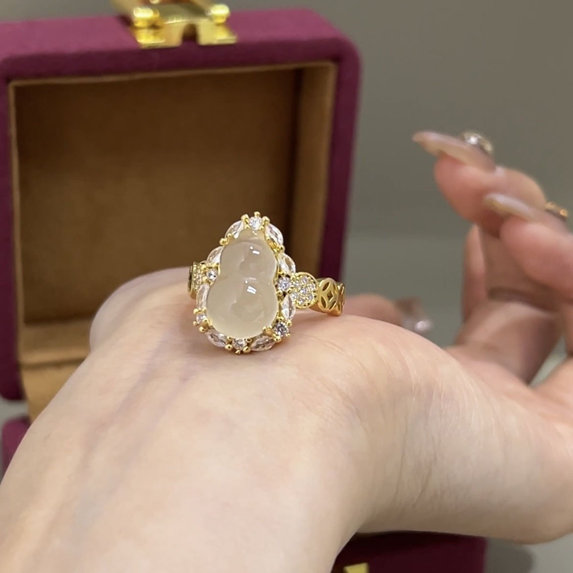 French Style Retro Affordable Luxury Money Water-foam Jade Gourd Ring - Image 5