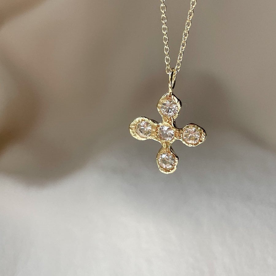 Light Luxury Floral Cross Pendant Delicate Zircon Necklace - Image 4