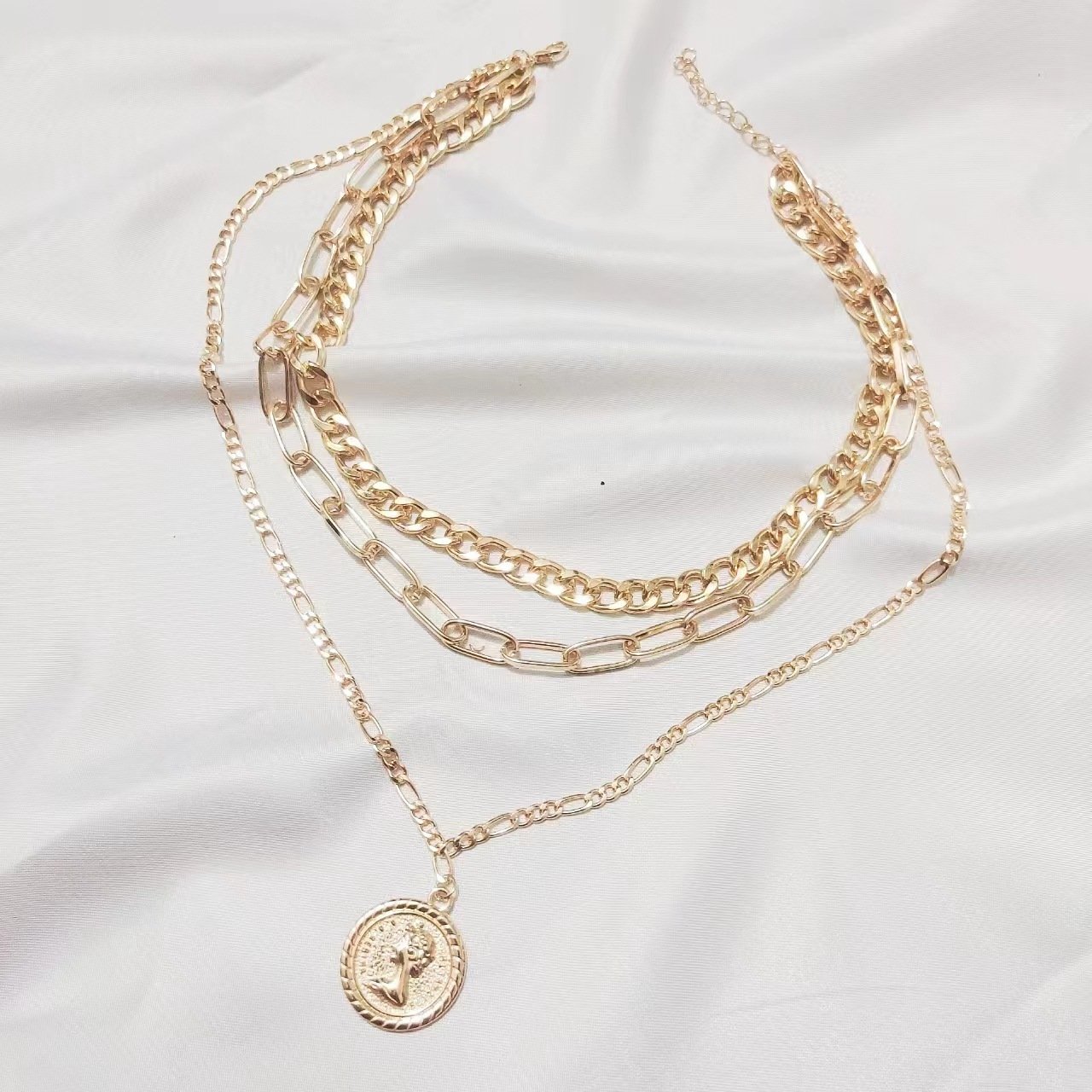 Fashionable All-match Alloy Multi-layer Beauty Head Pendant Necklace - Image 4