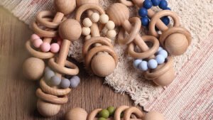 Beech rattle baby teeth toy